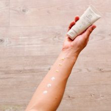 Suntribe organikus nappali arcápoló ásványi fényvédővel – SPF20 